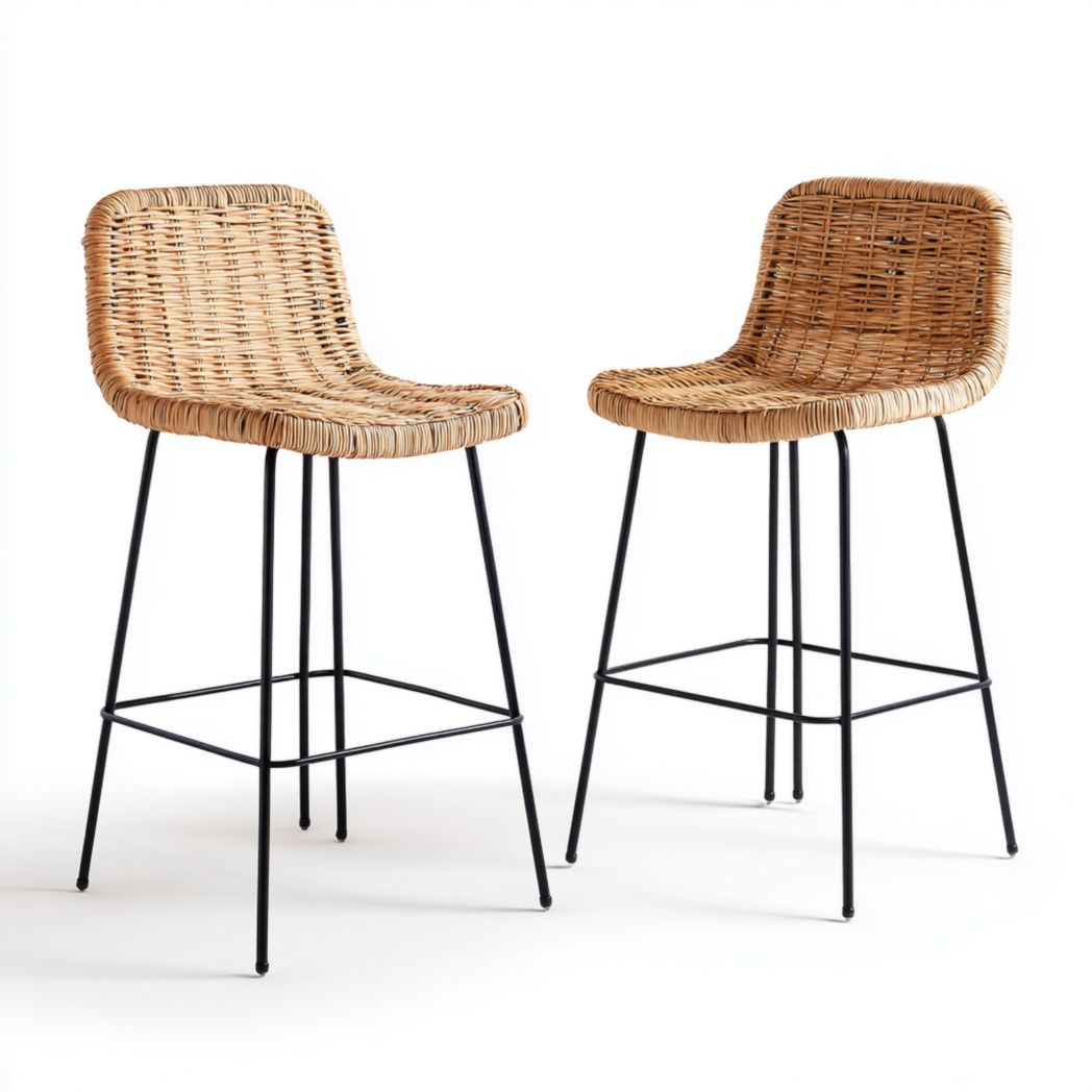 Set di 2 sgabelli alti con seduta in rattan sintetico intrecciato e gambe in acciaio nero