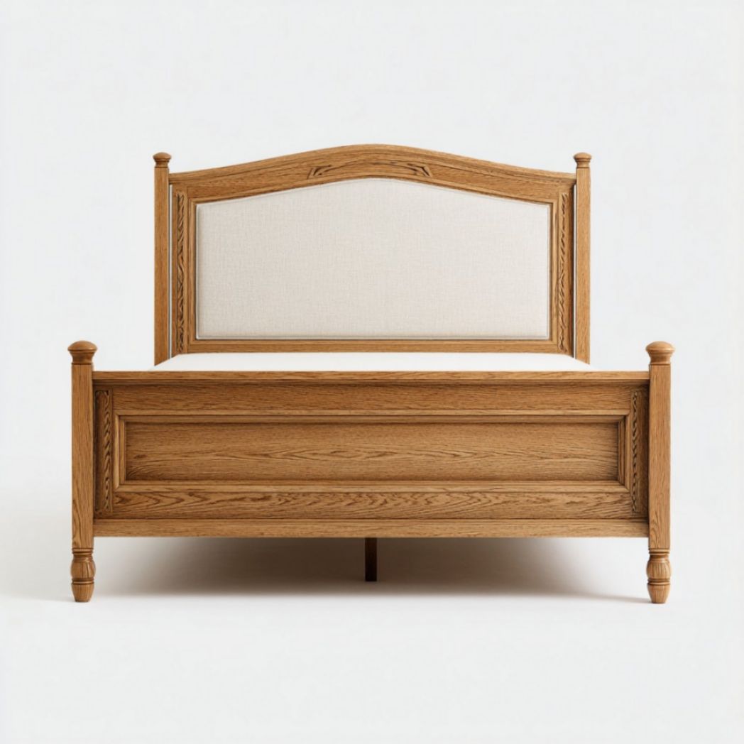 Letto matrimoniale in legno di quercia con testata imbottita chiara
